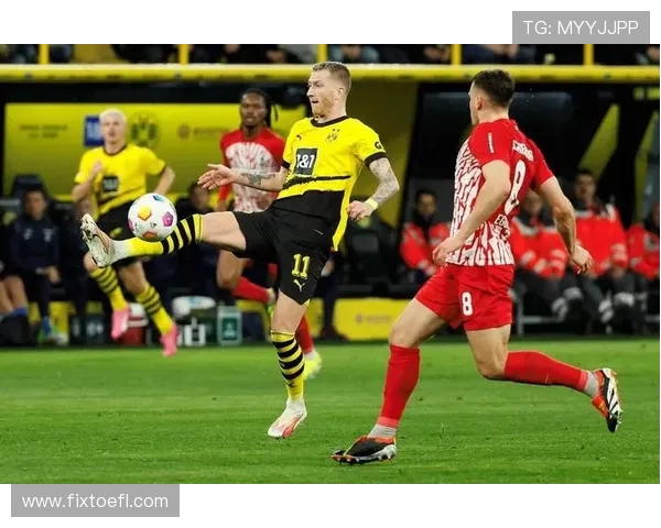 多德蒙德与拜仁慕尼黑激战正酣谁能在德甲巅峰对决中笑到最后